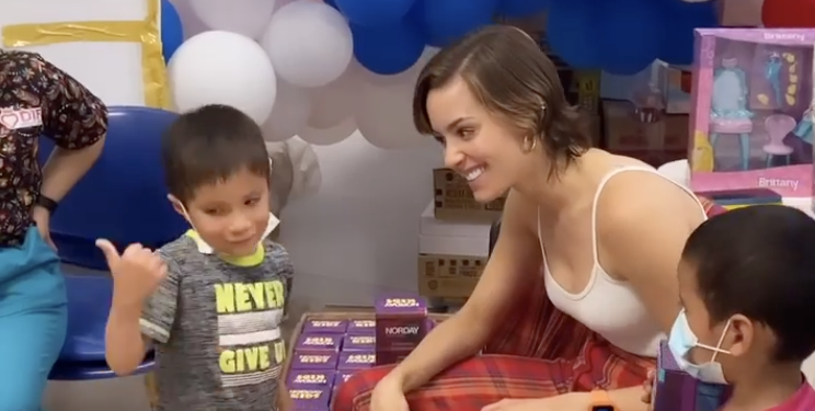 Festeja Mariana Rodríguez a niños del DIF Capullos 1 Captura de Pantalla 2022 04 30 a las 12.04.23