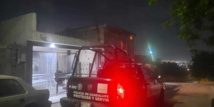 Niña de 12 años apuñala a su mamá por no dejarla salir 1 apuna