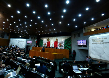 el congreso reconocio a la uanl en sesion ordinaria