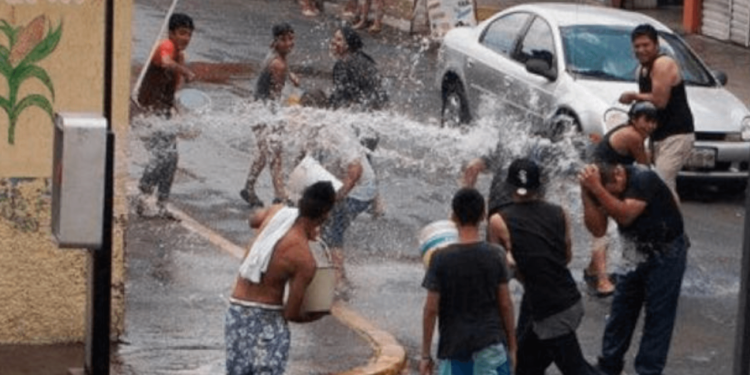En SLP reportan desperdicio de agua en Sábado de Gloria 1 sanlui