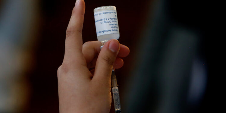 Caducarán un millón de vacunas contra covid en México 1 vacunas covid aplican astrazeneca ariana 0 27 1200 746