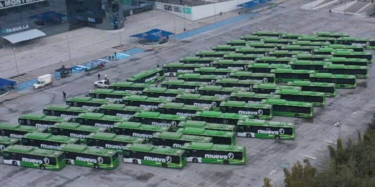 GOBIERNO DE NUEVO LEÓN PONE EN CIRCULACIÓN 142 CAMIONES URBANOS NUEVOS 1 GOBIERNO DE NUEVO LEÓN PONE EN CIRCULACIÓN 142 CAMIONES URBANOS NUEVOS