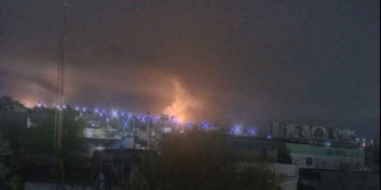 SECRETARIA DE MEDIO AMBIENTE DENUNCIA ALTA EMISIÓN DE CONTAMINANTES DE LA REFINERÍA DE CADEREYTA 1 SECRETARIA DE MEDIO AMBIENTE DENUNCIA ALTA EMISIÓN DE CONTAMINANTES DE LA REFINERÍA DE CADEREYTA