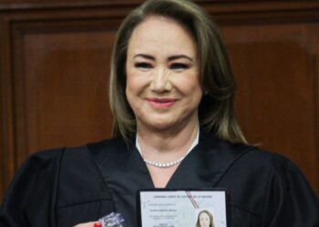 UNIVERSIDAD COMPLUTENSE SE DESLINDA DE TESIS DE YASMÍN ESQUIVEL