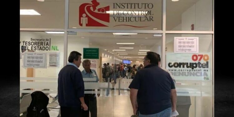 A UNA SEMANA DE VENCER, 64% NO HA PAGADO SU REFRENDO VEHICULAR 1 A UNA SEMANA DE VENCER, 64% NO HA PAGADO SU REFRENDO VEHICULAR