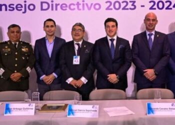 NUEVO LÍDER DE CANACO PIDE A SAMUEL ACCIONES ANTE RETOS POR TESLA