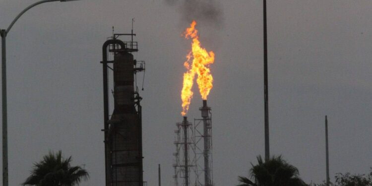 OLORES FÉTIDOS SERÍAN DE PEMEX: SAMUEL GARCÍA 1 OLORES FÉTIDOS SERÍAN DE PEMEX: SAMUEL GARCÍA