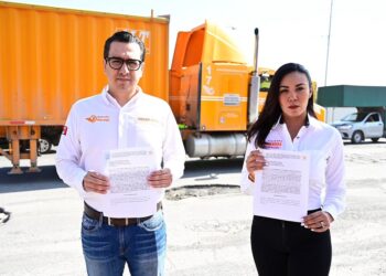 EDUARDO GAONA Y ALE MORALES SOLICITAN AL AYUNTAMIENTO DE SAN NICOLÁS A TAPAR Y RESPONSABILIZARSE POR SUS BACHES