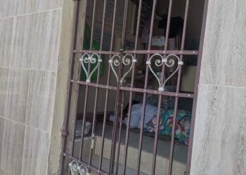 POR 9 MESES PAREJA VIVIÓ EN UN MAUSOLEO DE UN PANTEÓN EN COZUMEL