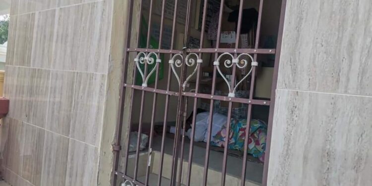 POR 9 MESES PAREJA VIVIÓ EN UN MAUSOLEO DE UN PANTEÓN EN COZUMEL 1 POR 9 MESES PAREJA VIVIÓ EN UN MAUSOLEO DE UN PANTEÓN EN COZUMEL