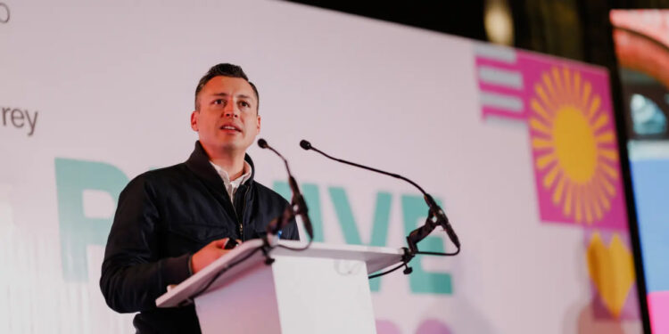 LUIS DONALDO COLOSIO INICIA LA RECUPERACIÓN DEL CORAZÓN DE MONTERREY CON “REVIVE EL CENTRO” 1 LUIS DONALDO COLOSIO INICIA LA RECUPERACIÓN DEL CORAZÓN DE MONTERREY CON “REVIVE EL CENTRO”