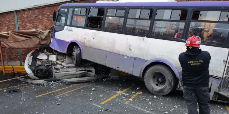 ACCIDENTE DE LA RUTA 155 DEJA 20 PASAJEROS LESIONADOS 1 ACCIDENTE DE LA RUTA 155 DEJA 20 PASAJEROS LESIONADOS
