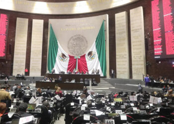 LEGISLADORES APRUEBAN REFORMA QUE BAJA DE 21 A 18 AÑOS EDAD PARA PODER SER DIPUTADO