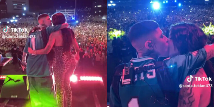 KARELY RUIZ Y SANTA FE KLAN SE BESAN DURANTE EL MACROFEST 1 KARELY RUIZ Y SANTA FE KLAN SE BESAN DURANTE EL MACROFEST