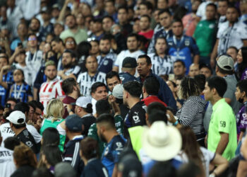 RAYADOS CONDENA VIOLENCIA DE AFICIONADOS EN PARTIDO CONTRA SANTOS