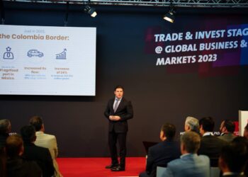 SAMUEL GARCÍA PRESENTA PLAN “EDUCATESLA” DURANTE CONFERENCIA EN HANNOVER