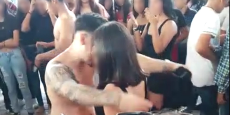 FESTEJA SECUNDARIA DÍA DEL ESTUDIANTE ¡CON STRIPPERS! 1 FESTEJA SECUNDARIA DÍA DEL ESTUDIANTE ¡CON STRIPPERS!