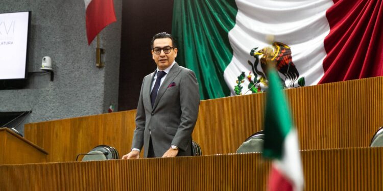 PROPONE GAONA INCENTIVOS PARA RESCATISTAS DE ANIMALES