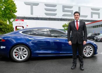 VISITA SAMUEL PLANTA TESLA EN CALIFORNIA