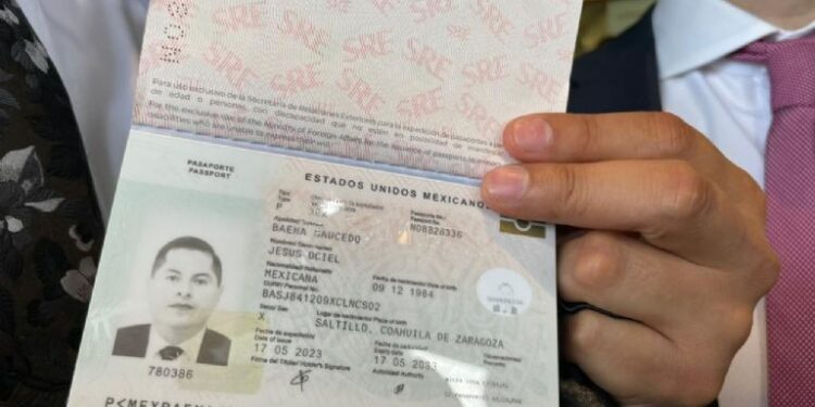MAGISTRADE OBTIENE PASAPORTE NO BINARIO 1 MAGISTRADE OBTIENE PASAPORTE NO BINARIO