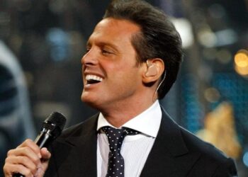 PELEAN HOMBRES POR BOLETOS DE LUISMI