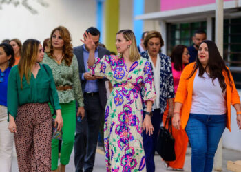 VISITAN DIPUTADAS DIF CAPULLOS