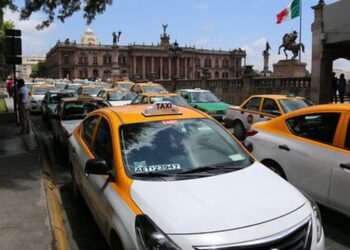 REDUCEN MULTAS A TAXISTAS EN NL