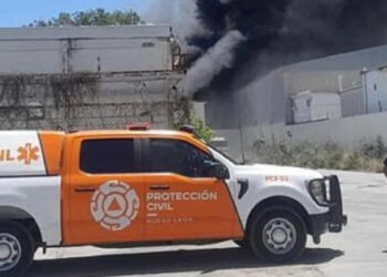 SE INCENDIA EMPRESA RECICLADORA EN APODACA, NUEVO LEÓN