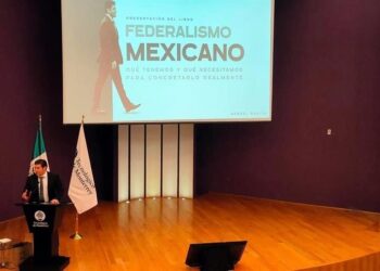 PRESENTA SAMUEL LIBRO Y MODELO NL EN CDMX