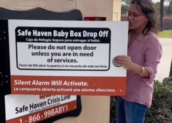 BEBÉ ES ADOPTADA POR BOMBERO QUE LA ENCONTRÓ ABANDONADA EN UN BUZÓN BABY BOX