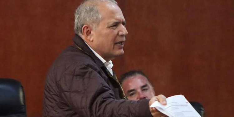 Se niega a firmar acta de sesión en la que rechazan su postulación como coordinador de la bancada del PT.