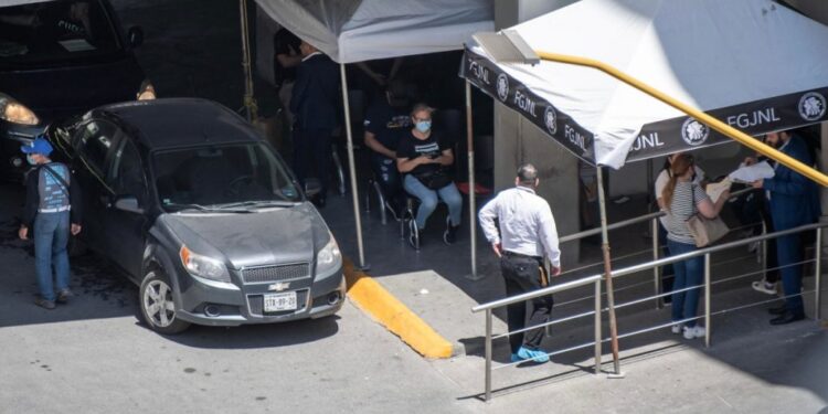 AHORA PELEAN POR SEMEFO