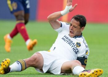 “CHICHARITO” SE ROMPE LOS LIGAMENTOS Y PERDERÁ TODA  LA TEMPORADA