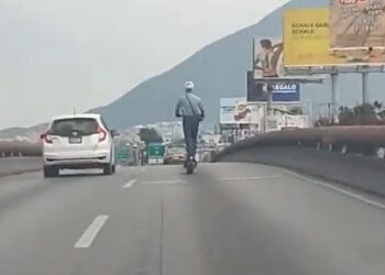 SE METE A MORONES EN PATIN DEL DIABLO