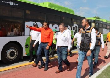 ESTRENA SANTA CATARINA 100 NUEVOS CAMIONES MÁS