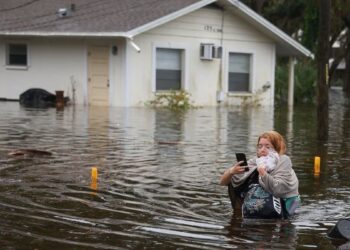 HURACÁN IDALIA DEJA UN FUNESTO RASTRO: DOS VÍCTIMAS FATALES EN FLORIDA Y AVANZA IMPARABLE HACIA GEORGIA CON CATEGORÍA 1