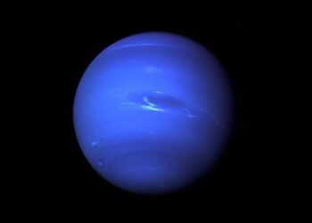 DESCUBREN IMPACTANTE MANCHA OSCURA EN LA SUPERFICIE DE NEPTUNO QUE DEJA PERPLEJOS A LOS CIENTÍFICOS