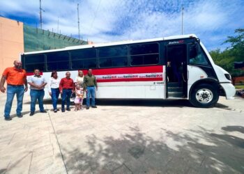 AMPLIA JESÚS NAVA SANTA BUS A LA UNI