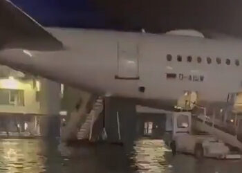 FUERTES LLUVIAS CAUSAN CAOS EN EL AEROPUERTO DE FRÁNCFORT: VUELOS CANCELADOS Y PASAJEROS ATRAPADOS EN AVIONES