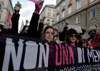 POLÉMICA SENTENCIA EN ITALIA: JÓVENES ABSUELTOS DE VIOLACIÓN POR “INCORRECTA PERCEPCIÓN DEL CONSENSO”