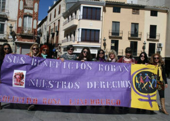 COLECTIVO ROSA LUXEMBURGO PROMUEVE REDUCCIÓN DE JORNADA LABORAL EN MERCADO SAN PANCHO