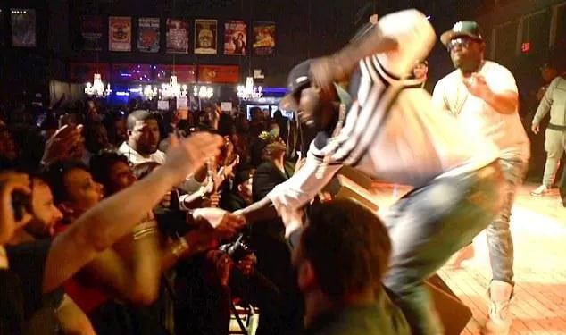 NUEVO ESCÁNDALO INVOLUCRA A 50 CENT: VIDEO MUESTRA AGRESIÓN A UNA MUJER EN SU CONCIERTO