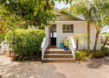 Vista exterior de la casa de Ashton Kutcher y Mila Kunis vía AIRBNB