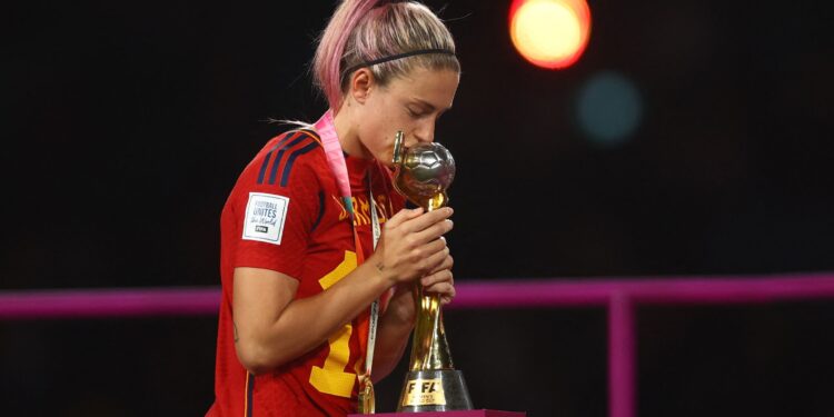 ALEXIA PUTELLAS ROMPE SU SILENCIO TRAS SU TRIUNFO EN EL MUNDIAL: "UN TRIUNFO QUE ANHELA UN VERDADERO CAMBIO” 1 ALEXIA PUTELLAS ROMPE SU SILENCIO TRAS SU TRIUNFO EN EL MUNDIAL: “UN TRIUNFO QUE ANHELA UN VERDADERO CAMBIO”