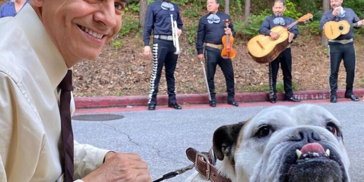 EUGENIO DERBEZ DESGARRADO POR LA PARTIDA DE FIONA: "ROTO POR DENTRO" Y EN BUSCA DE RESIGNACIÓN 1 EUGENIO DERBEZ DESGARRADO POR LA PARTIDA DE FIONA: “ROTO POR DENTRO” Y EN BUSCA DE RESIGNACIÓN