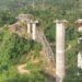 TRAGEDIA EN INDIA: 17 TRABAJADORES PIERDEN LA VIDA EN DEVASTADOR COLAPSO DE PUENTE EN PLENA CONSTRUCCIÓN