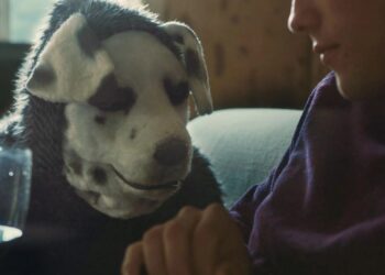 “GOOD BOY” 2023: EL TERROR LLEGA CON UN HOMBRE ENMASCARADO DE CANINO – DESVELANDO SUS SECRETOS PROFUNDOS