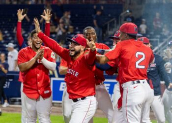 JOVEN PROMESA VENEZOLANA DE LOS RED SOX CONQUISTA LAS GRANDES LIGAS CON UN IMPRESIONANTE HOME RUN DE MÁS DE 430 PIES