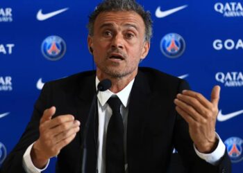 LUIS ENRIQUE DESAFÍA EL EGOCENTRISMO: UN MENSAJE DIRECTO A MBAPPÉ