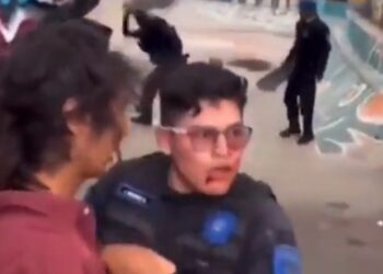 POLICÍAS APUNTAN ARMAS Y GENERAN ENFRENTAMIENTO CON SKATERS EN PARQUE LIRA DE LA CDMX
